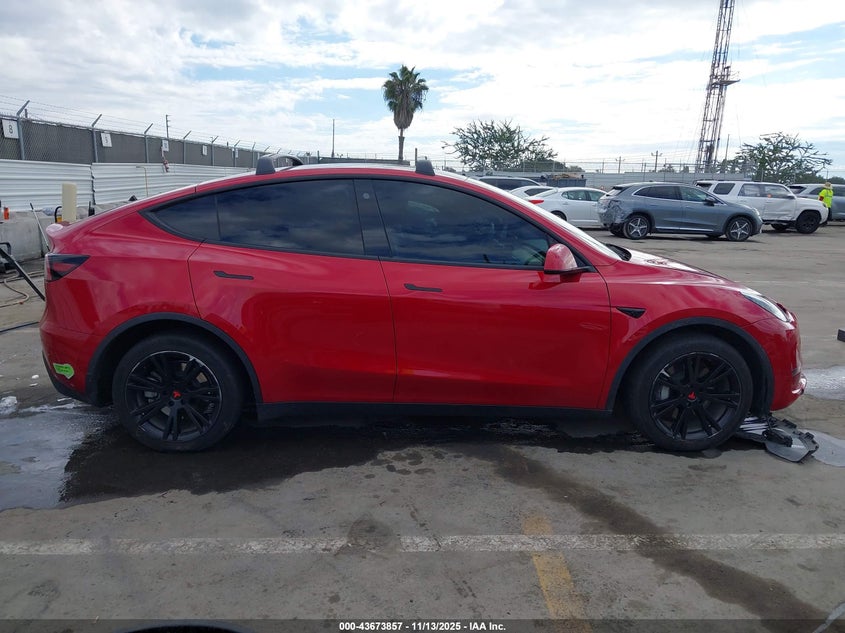 2023 Tesla Model Y Awd/Long Range Dual Motor All-Wheel Drive VIN: 7SAYGDEE1PA065333 Lot: 43673857