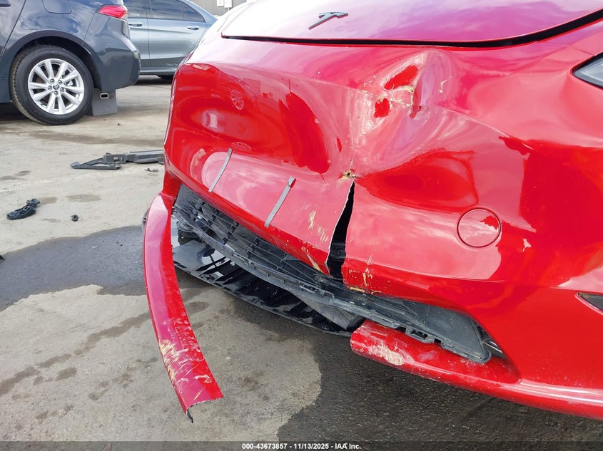 2023 Tesla Model Y Awd/Long Range Dual Motor All-Wheel Drive VIN: 7SAYGDEE1PA065333 Lot: 43673857