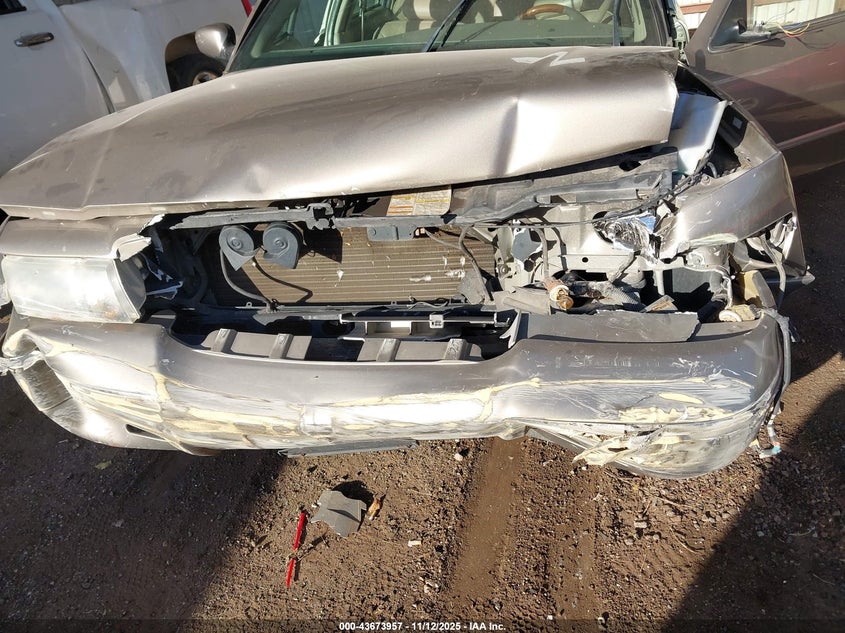 2002 Mercury Grand Marquis Ls VIN: 2MEFM75W62X625686 Lot: 43673957