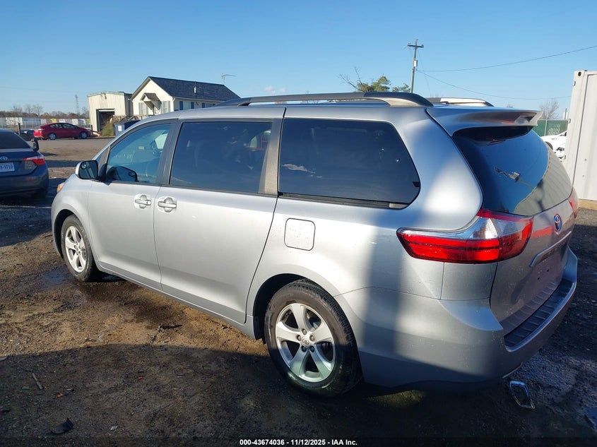 5TDKK3DC2FS684189 2015 TOYOTA SIENNA photo no. 3