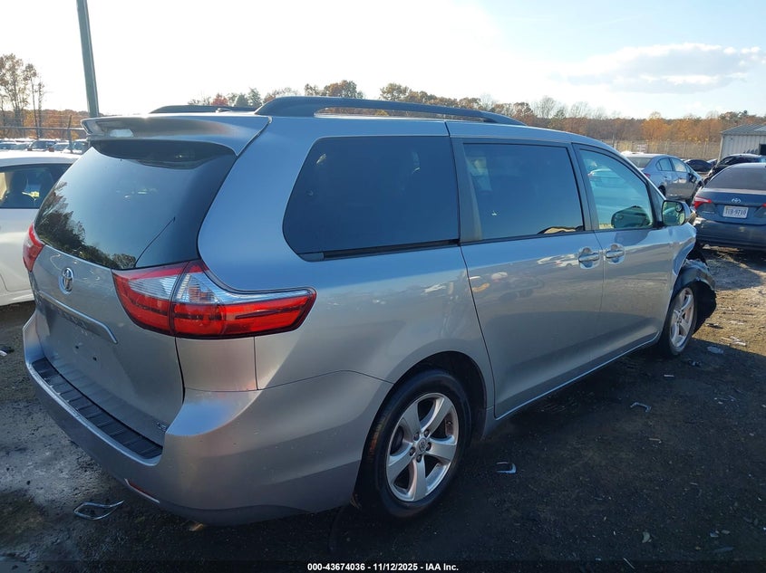 5TDKK3DC2FS684189 2015 TOYOTA SIENNA photo no. 4