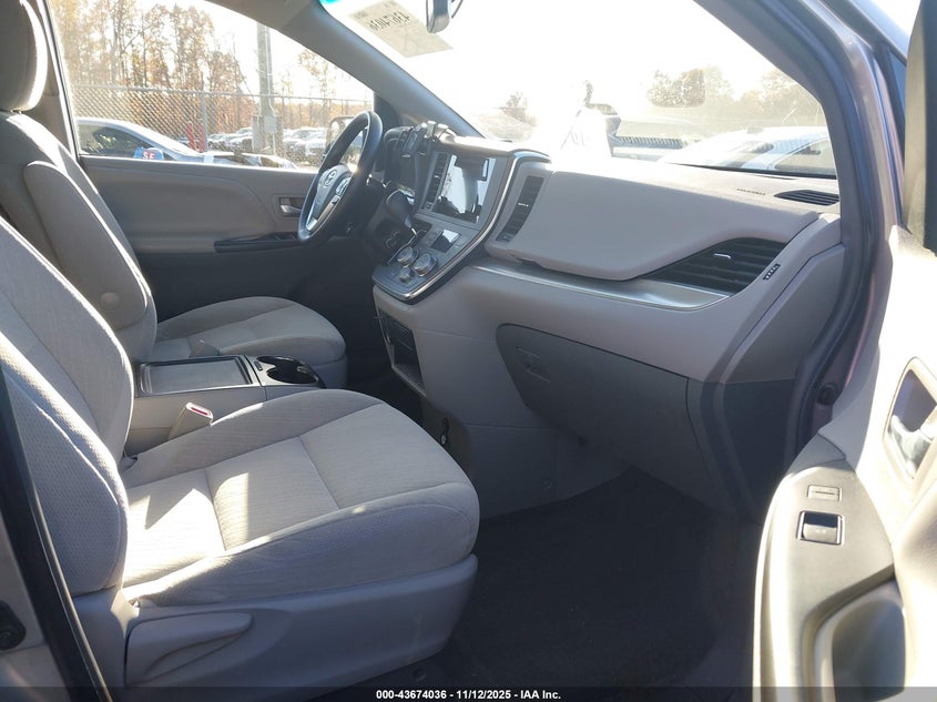 5TDKK3DC2FS684189 2015 TOYOTA SIENNA photo no. 5