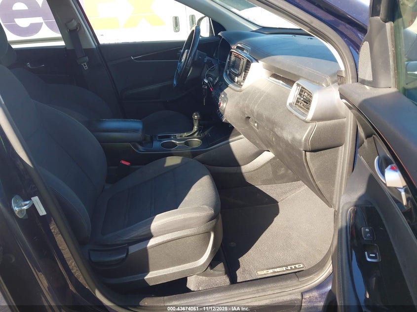 5XYPG4A37GG058704 2016 KIA SORENTO photo no. 5