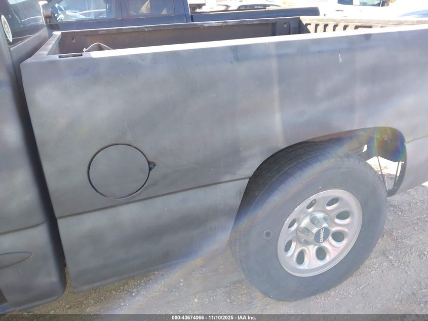 2005 GMC Sierra 1500 VIN: 1GTEC14X05Z357143 Lot: 43674066