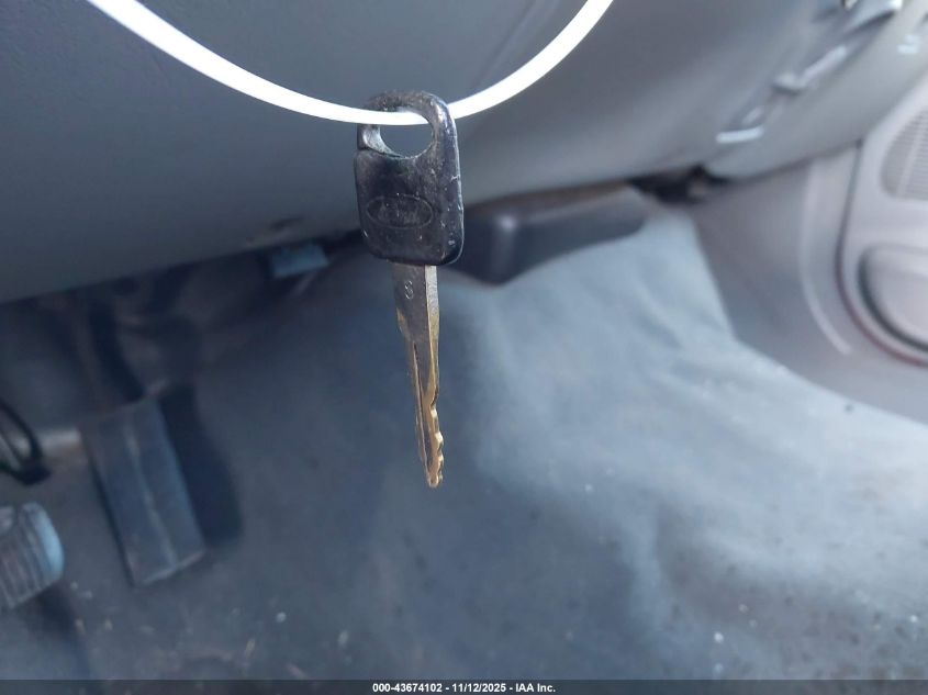 2003 Ford F-250 Lariat/Xl/Xlt VIN: 1FTNX21L03EA22299 Lot: 43674102