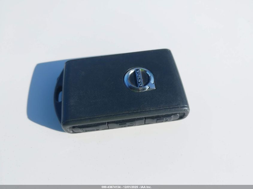 2021 Volvo Xc40 T4 Momentum VIN: YV4AC2HK8M2536571 Lot: 43674134