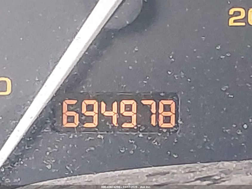 2002 Saturn Vue V6 VIN: 5GZCZ63B72S821833 Lot: 43674298