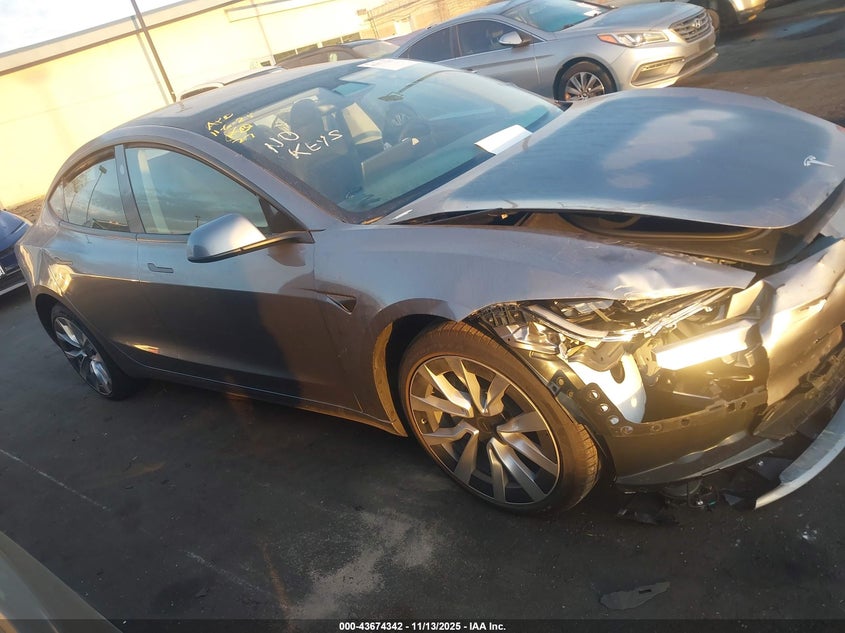 2025 Tesla Model 3 Long Range Rear-Wheel Drive/Standard VIN: 5YJ3E1EA6SF032672 Lot: 43674342