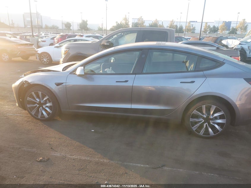 2025 Tesla Model 3 Long Range Rear-Wheel Drive/Standard VIN: 5YJ3E1EA6SF032672 Lot: 43674342