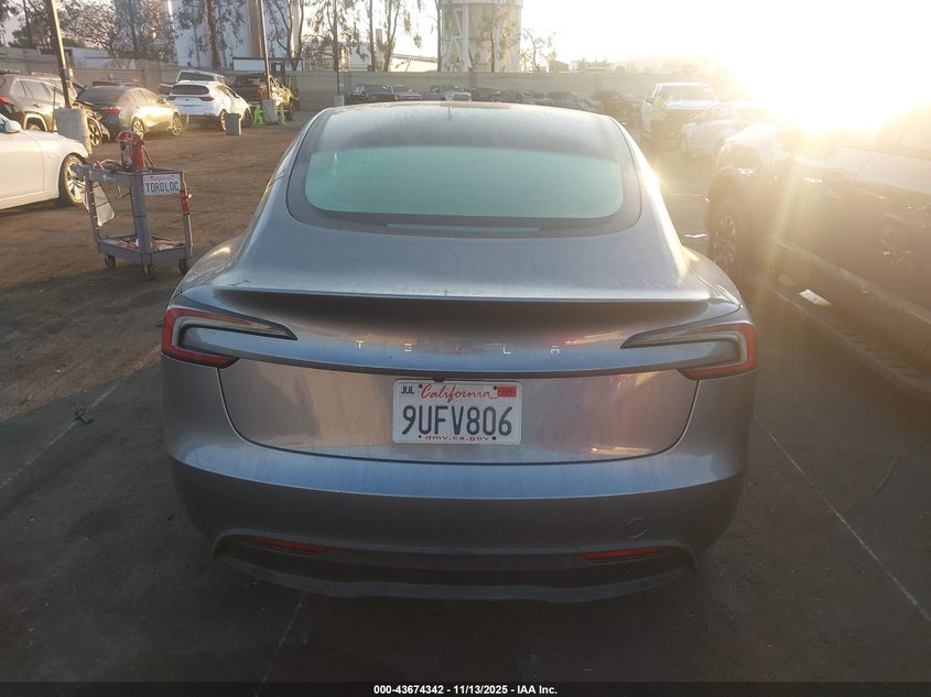 2025 Tesla Model 3 Long Range Rear-Wheel Drive/Standard VIN: 5YJ3E1EA6SF032672 Lot: 43674342