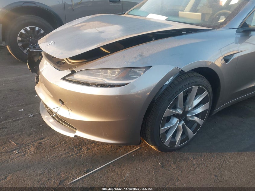 2025 Tesla Model 3 Long Range Rear-Wheel Drive/Standard VIN: 5YJ3E1EA6SF032672 Lot: 43674342