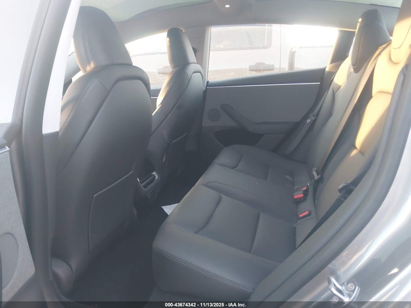 2025 Tesla Model 3 Long Range Rear-Wheel Drive/Standard VIN: 5YJ3E1EA6SF032672 Lot: 43674342