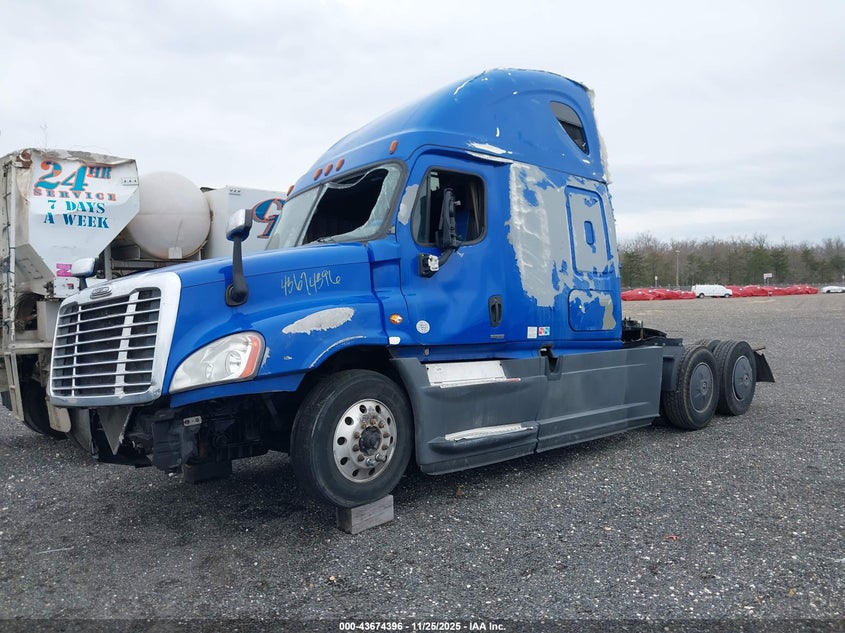 2017 FREIGHTLINER CASCADIA 125 auction photo 2