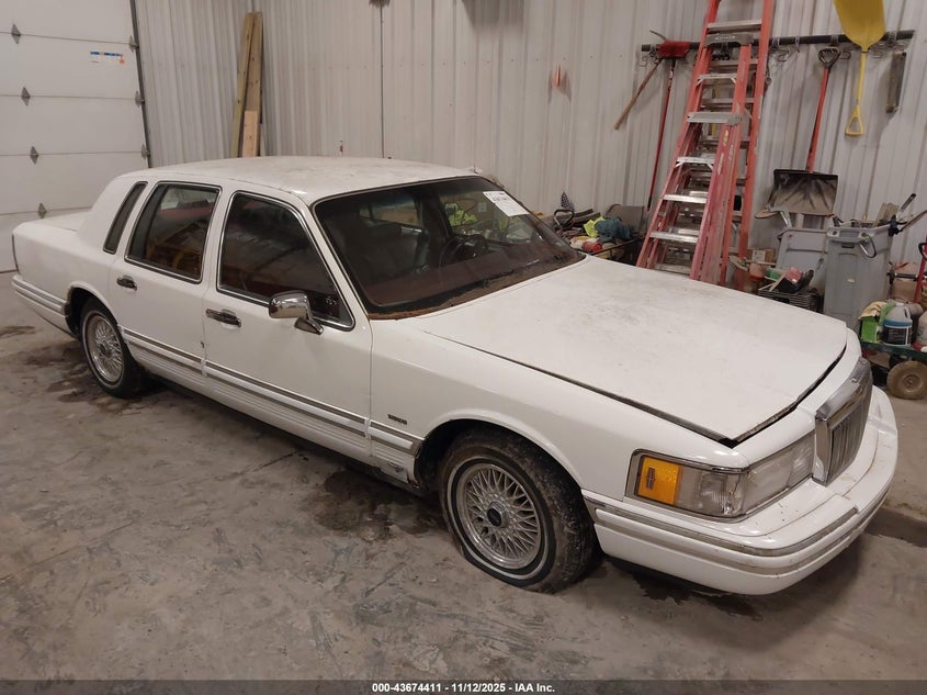 1LNLM81W2NY630450 1992 LINCOLN TOWN CAR photo no. 3