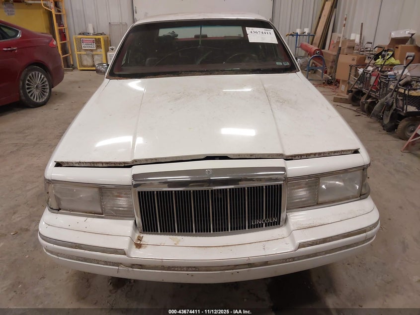 1LNLM81W2NY630450 1992 LINCOLN TOWN CAR photo no. 6