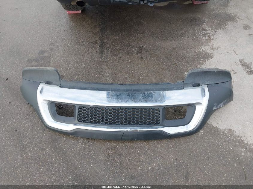 2015 Jeep Grand Cherokee Limited VIN: 1C4RJFBT5FC825845 Lot: 43674447