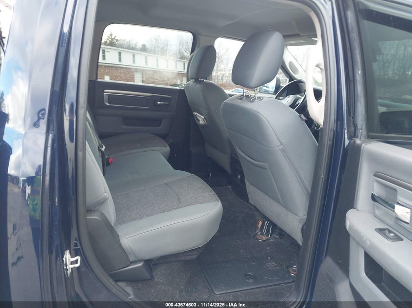 2017 Ram 3500 Big Horn 4X4 6'4 Box VIN: 3C63R3DL0HG712810 Lot: 43674603