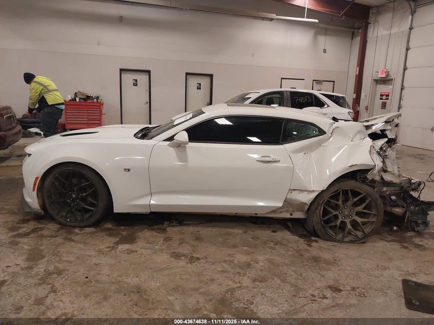 2016 CHEVROLET CAMARO 2SS - 1G1FH1R70G0179331