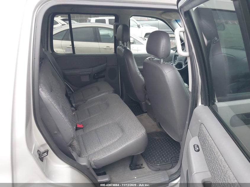 1FMZU62K13UC67864 2003 FORD EXPLORER photo no. 8