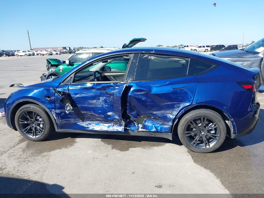 2024 Tesla Model Y Long Range Dual Motor All-Wheel Drive VIN: 7SAYGAEE6RF155047 Lot: 43674677