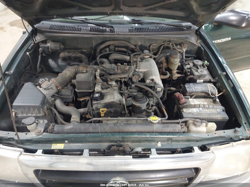 2000 Toyota Tacoma VIN: 5TEPM62N5YZ708481 Lot: 43674739