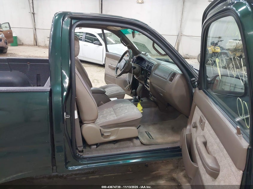 5TEPM62N5YZ708481 2000 TOYOTA TACOMA photo no. 5