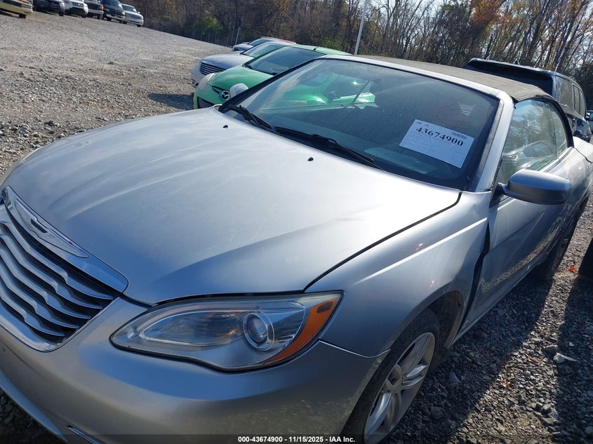 2012 Chrysler 200 Touring 1C3BCBEB8CN218964 photo #3