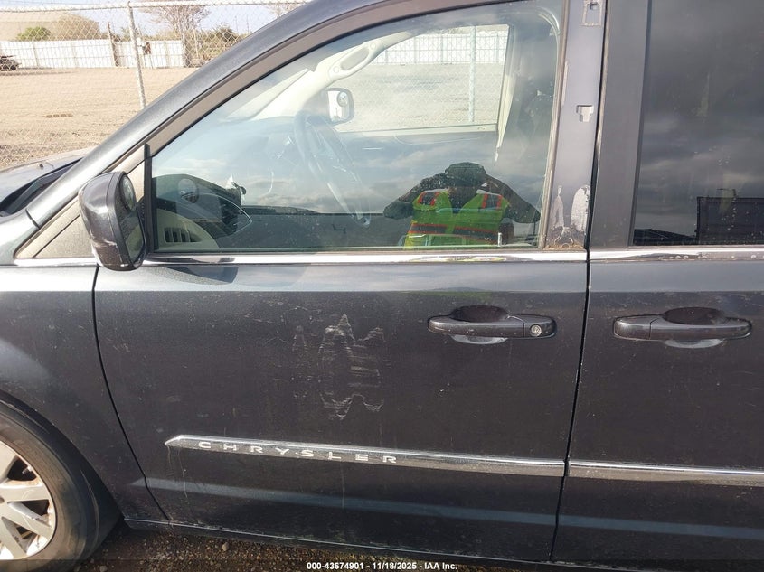 2014 Chrysler Town & Country Touring VIN: 2C4RC1BG1ER368375 Lot: 43674901