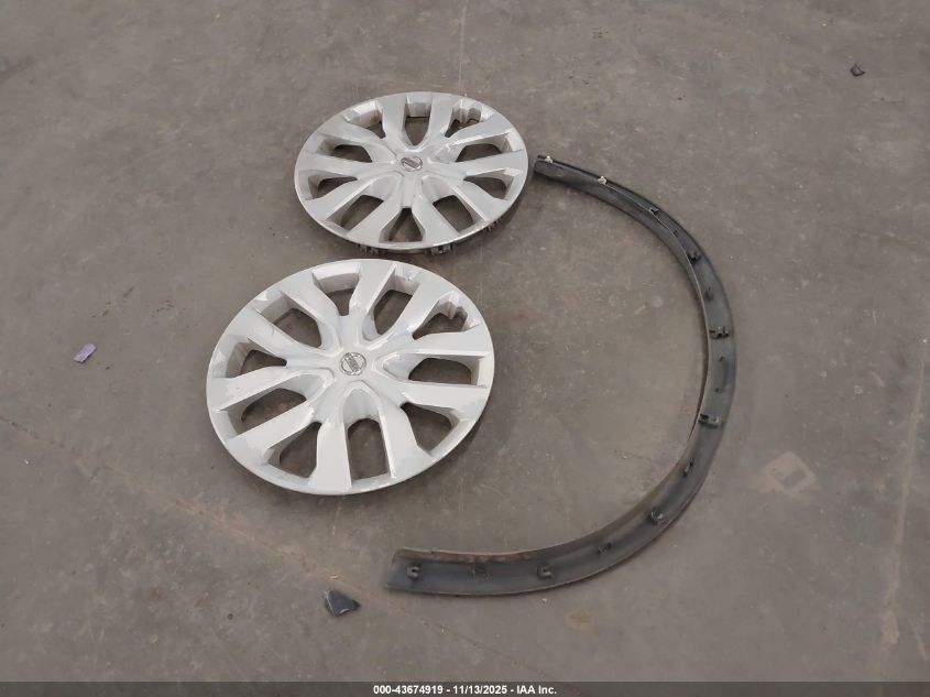 2017 Nissan Rogue S VIN: KNMAT2MV5HP571743 Lot: 43674919