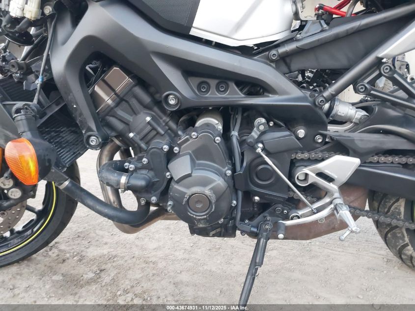 2017 Yamaha Fz09 C VIN: JYARN53Y6HA000402 Lot: 43674931