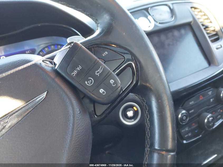 2018 Chrysler 300 VIN: 2C3CCABG0JH191053 Lot: 43674969