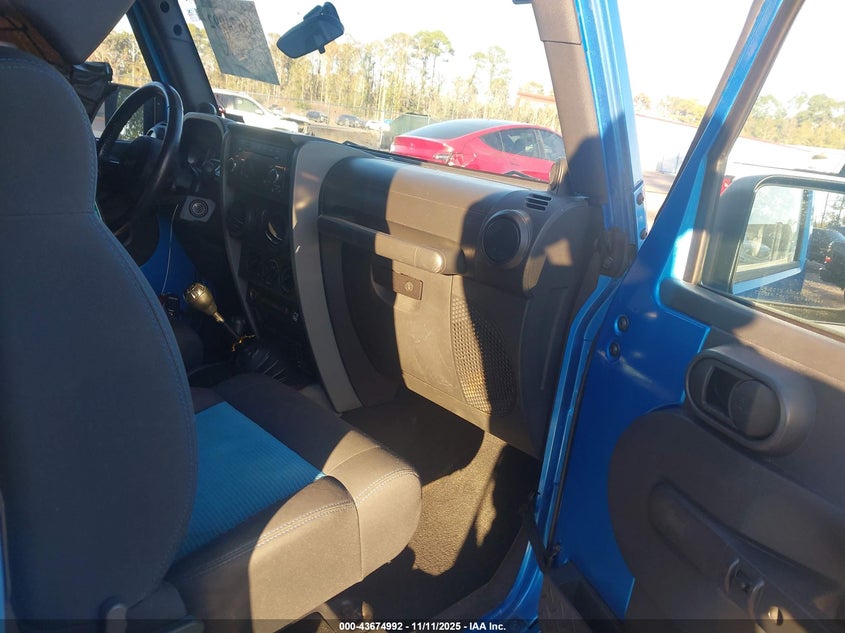 1J4AA2D16AL161303 2010 JEEP WRANGLER photo no. 5