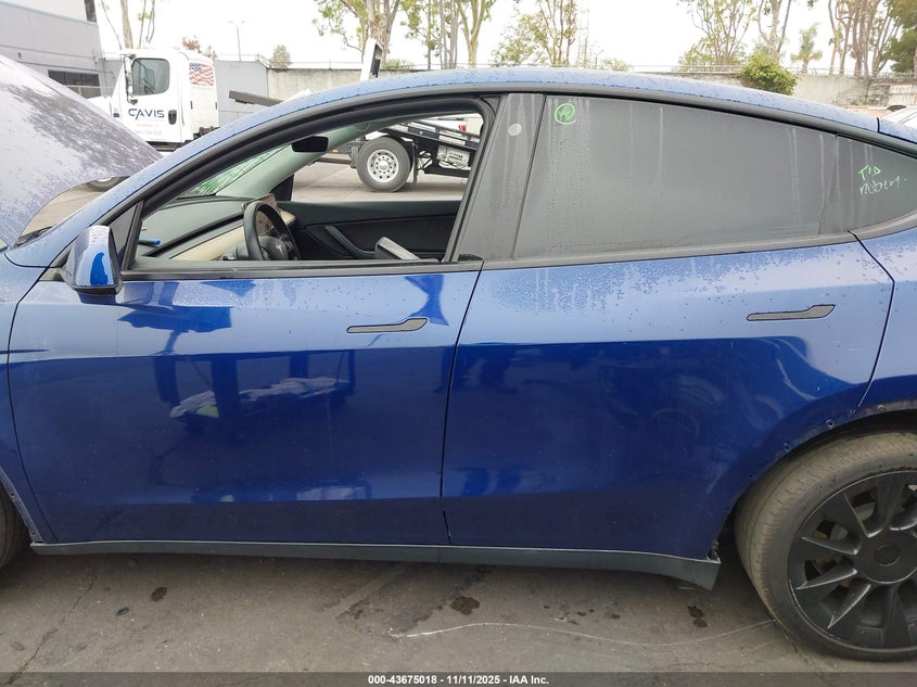 2021 Tesla Model Y Long Range Dual Motor All-Wheel Drive VIN: 5YJYGDEE8MF061565 Lot: 43675018