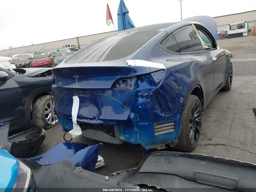 2021 Tesla Model Y Long Range Dual Motor All-Wheel Drive VIN: 5YJYGDEE8MF061565 Lot: 43675018