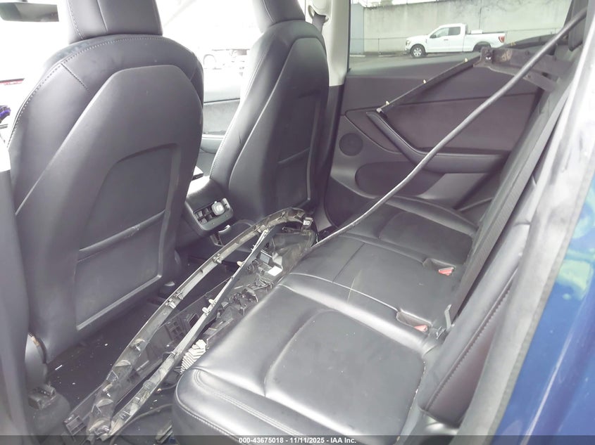 2021 Tesla Model Y Long Range Dual Motor All-Wheel Drive VIN: 5YJYGDEE8MF061565 Lot: 43675018