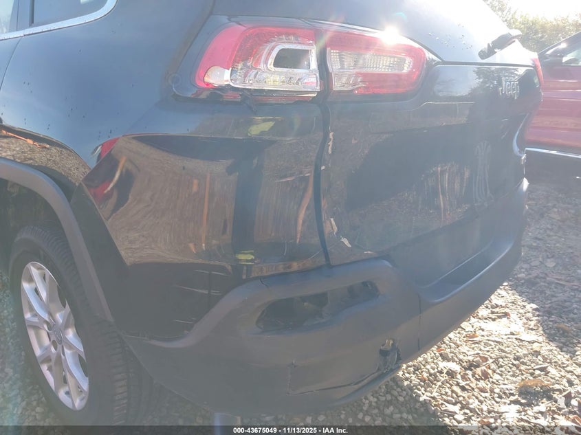 2015 Jeep Cherokee Latitude VIN: 1C4PJLCB9FW712006 Lot: 43675049