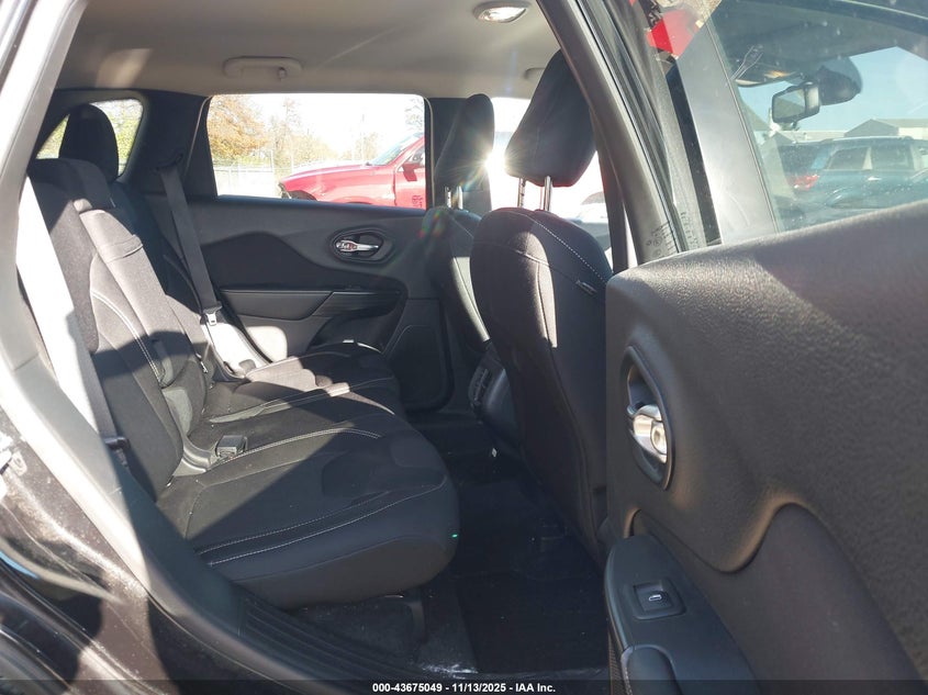 2015 Jeep Cherokee Latitude VIN: 1C4PJLCB9FW712006 Lot: 43675049