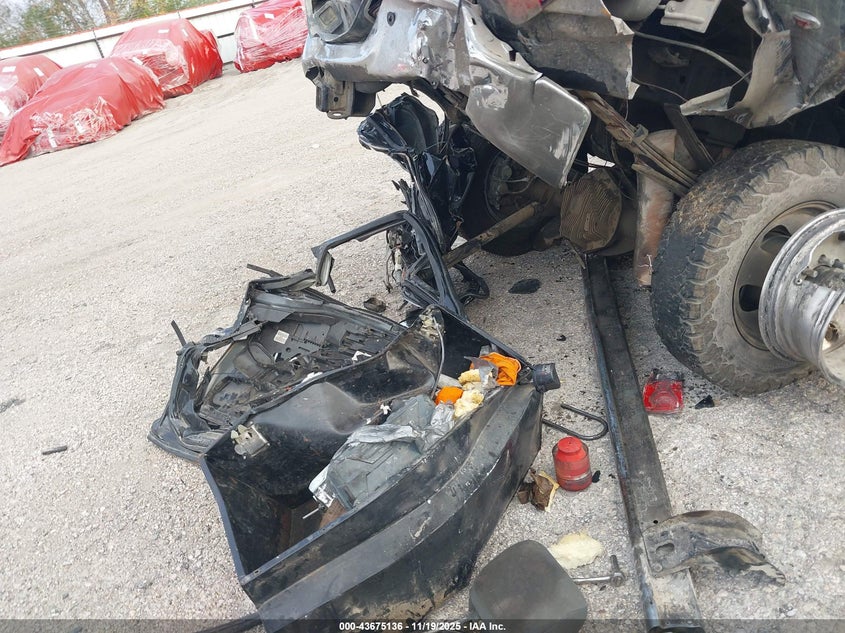 2017 Ram 3500 Tradesman 4X4 8' Box VIN: 3C63RRGL7HG752154 Lot: 43675136