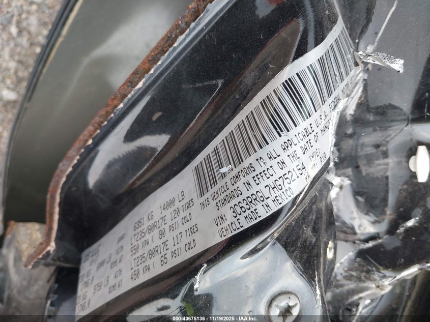 2017 Ram 3500 Tradesman 4X4 8' Box VIN: 3C63RRGL7HG752154 Lot: 43675136