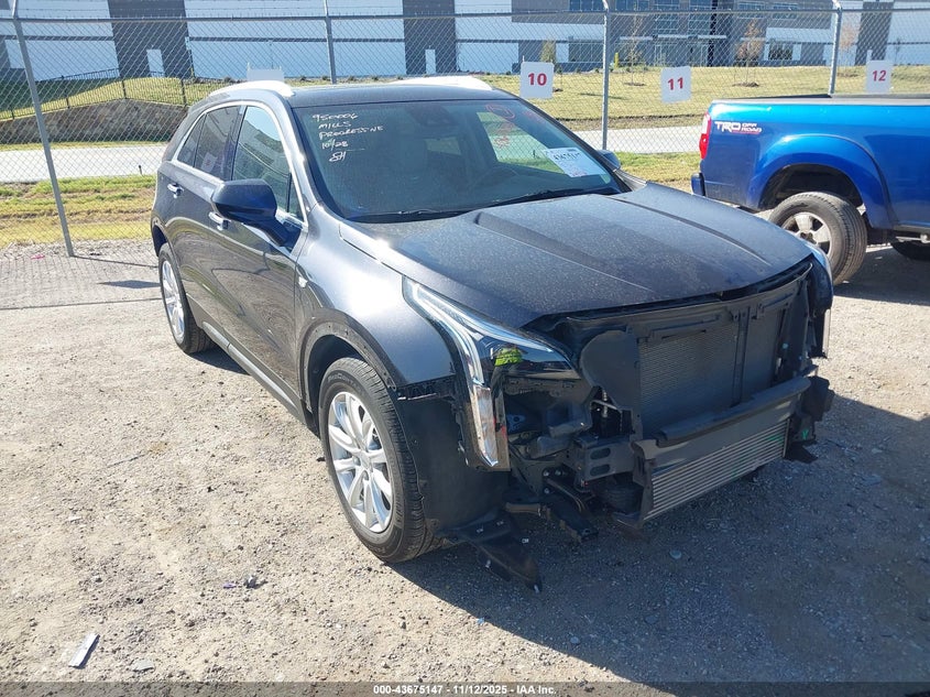 CADILLAC XT4 FWD LUXURY