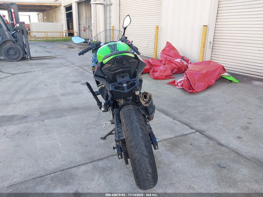 2022 Kawasaki Ex400 VIN: JKAEXKG15NDAG9626 Lot: 43675192