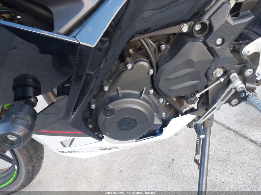 2022 Kawasaki Ex400 VIN: JKAEXKG15NDAG9626 Lot: 43675192