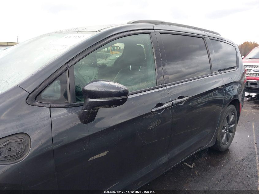 2020 Chrysler Pacifica Hybrid Limited VIN: 2C4RC1N74LR251205 Lot: 43675212