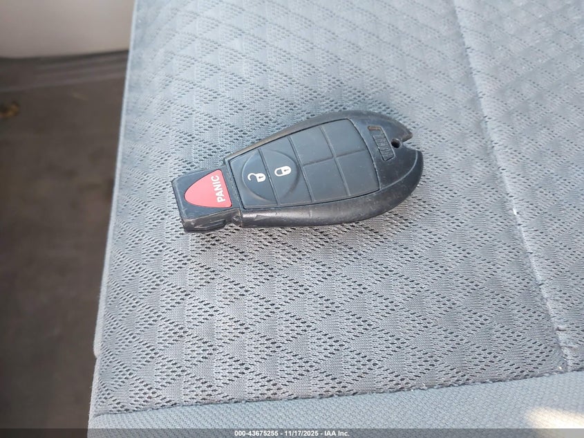 2010 Chrysler Town & Country Lx VIN: 2A4RR4DE4AR226568 Lot: 43675255