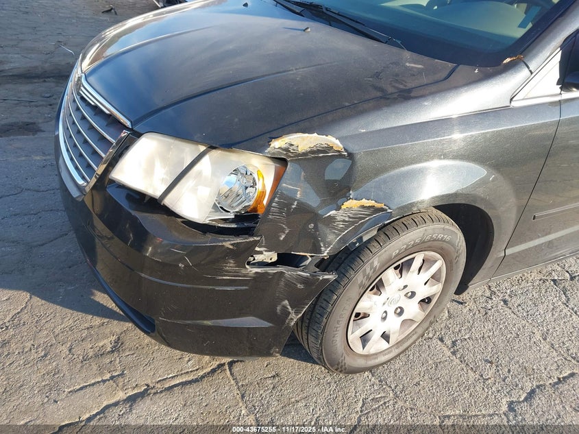 2010 Chrysler Town & Country Lx VIN: 2A4RR4DE4AR226568 Lot: 43675255