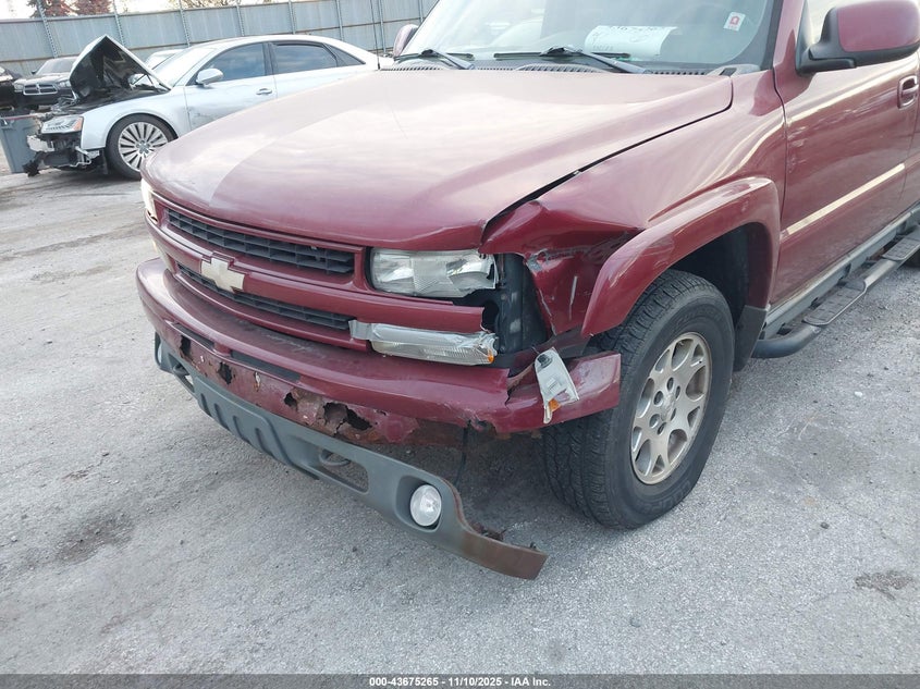 2005 Chevrolet Tahoe Z71 VIN: 1GNEK13T45R220439 Lot: 43675265