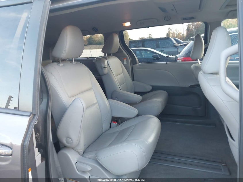 5TDYZ3DC2JS957419 2018 TOYOTA SIENNA photo no. 8