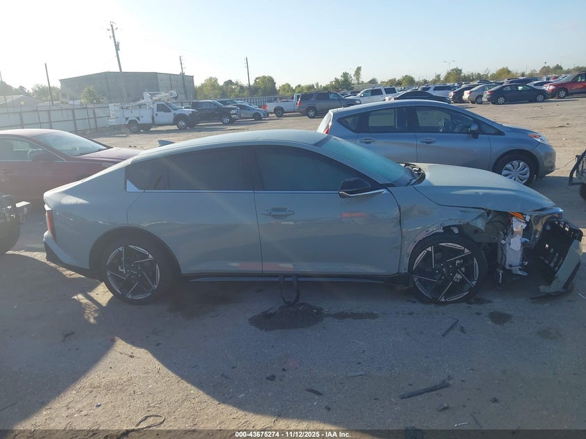 2025 Kia K4 Gt-Line VIN: 3KPFW4DE7SE196499 Lot: 43675274