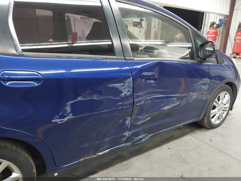 2009 Honda Fit Sport VIN: JHMGE88429S072811 Lot: 43675278