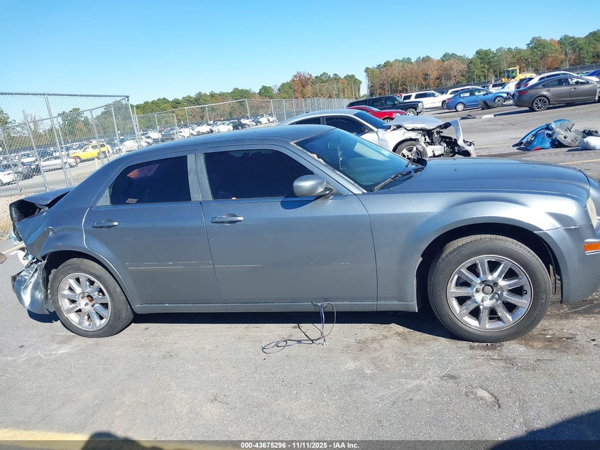 2007 Chrysler 300 Touring VIN: 2C3KA53G57H895779 Lot: 43675296
